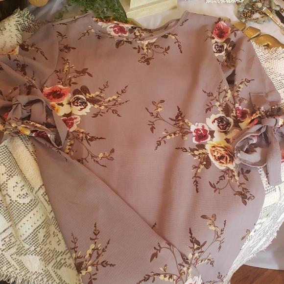 No Label Dresses & Skirts - Size Small Gray & Floral Dress